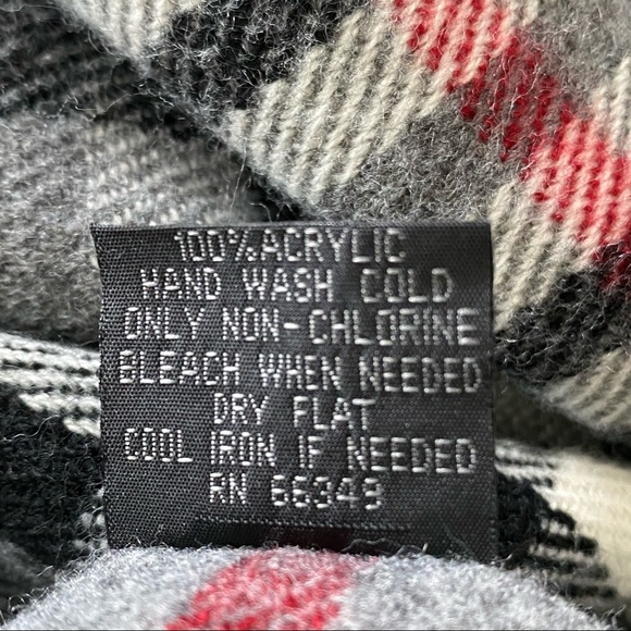 FRAAS Grey & Red Plaid Cape/Poncho/Car Blanket - Picture 6 of 11